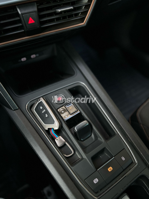 Cupra Formentor 2024 Gray Automatic Used for Sale in Greater Cairo ( Cairo + Giza) - 4