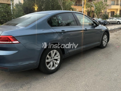 Volkswagen Passat 2018 Dark Blue Automatic Used for Sale in Cairo - 10