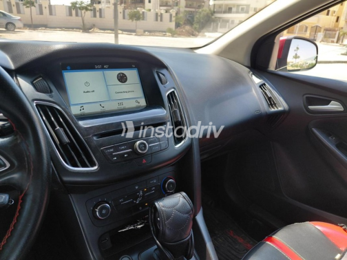 فورد فوكس 2018 أبيض أوتوماتيك مستعملة للبيع في القاهرة الكبرى ( القاهرة - الجيزة) - 8