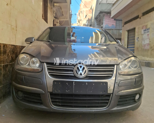 Volkswagen Jetta 2010 Dark Gray Automatic Used for Sale in Greater Cairo ( Cairo + Giza) - 1