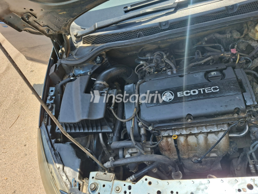 Opel Astra 2017 White Automatic Used for Sale in Greater Cairo ( Cairo + Giza) - 1