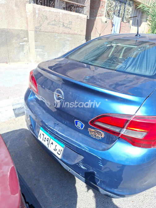 Opel Astra 2017 White Automatic Used for Sale in Greater Cairo ( Cairo + Giza) - 8
