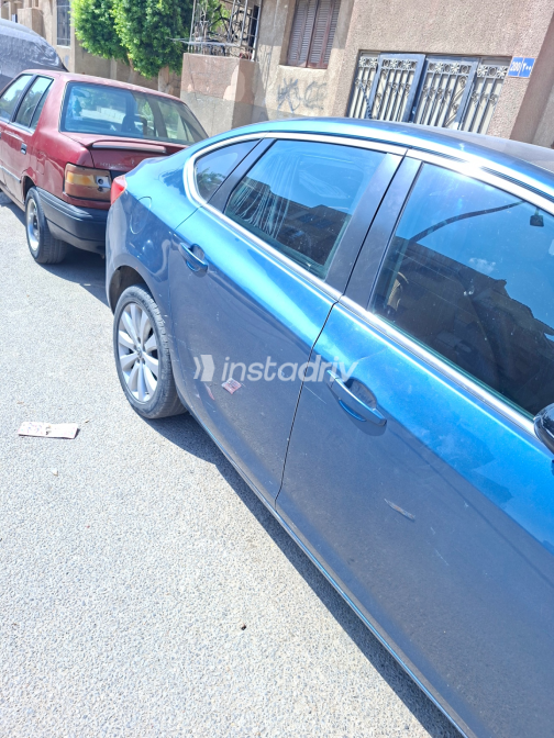 Opel Astra 2017 White Automatic Used for Sale in Greater Cairo ( Cairo + Giza) - 9