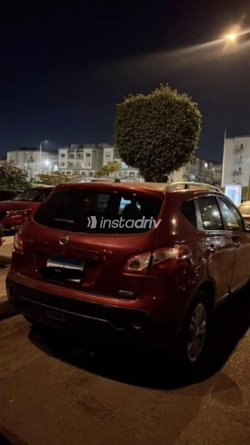 Nissan Qashqai 2013 Red Automatic Used for Sale in Cairo - 3
