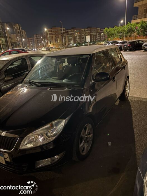 سكودا فابيا 2010 أسود أوتوماتيك مستعملة للبيع في القاهرة الكبرى ( القاهرة - الجيزة) - 1