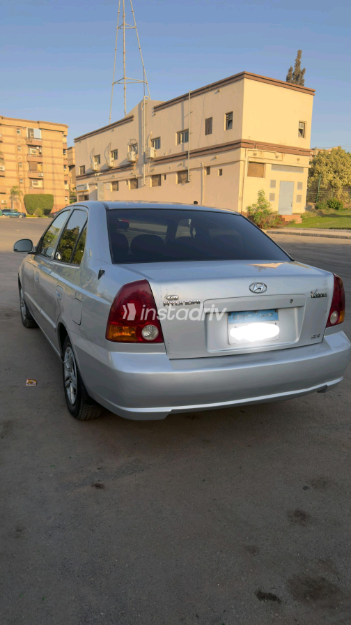 Hyundai Verna 2017 Silver Manual Used for Sale in Greater Cairo ( Cairo + Giza) - 4