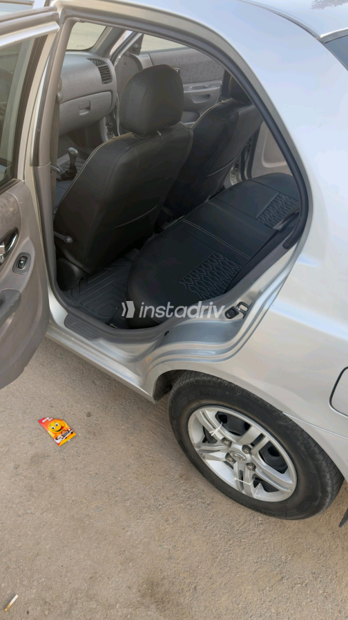 Hyundai Verna 2017 Silver Manual Used for Sale in Greater Cairo ( Cairo + Giza) - 5