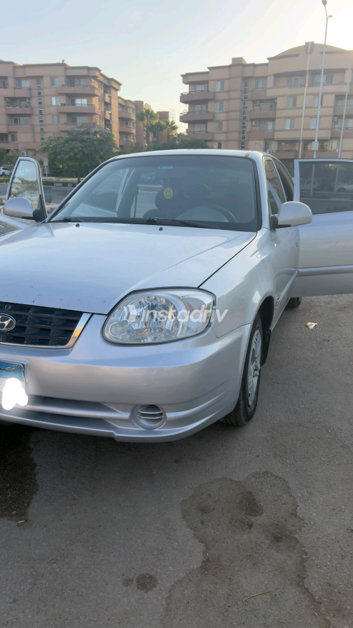 Hyundai Verna 2017 Silver Manual Used for Sale in Greater Cairo ( Cairo + Giza) - 7