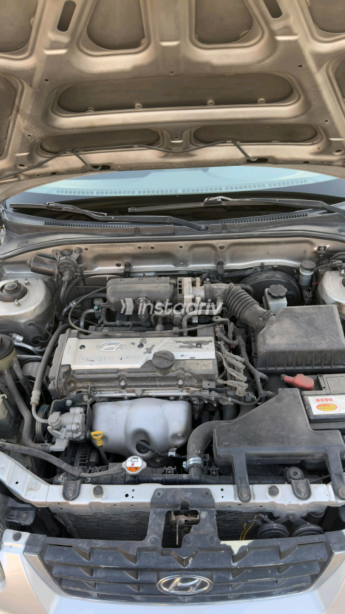 Hyundai Verna 2017 Silver Manual Used for Sale in Greater Cairo ( Cairo + Giza) - 9