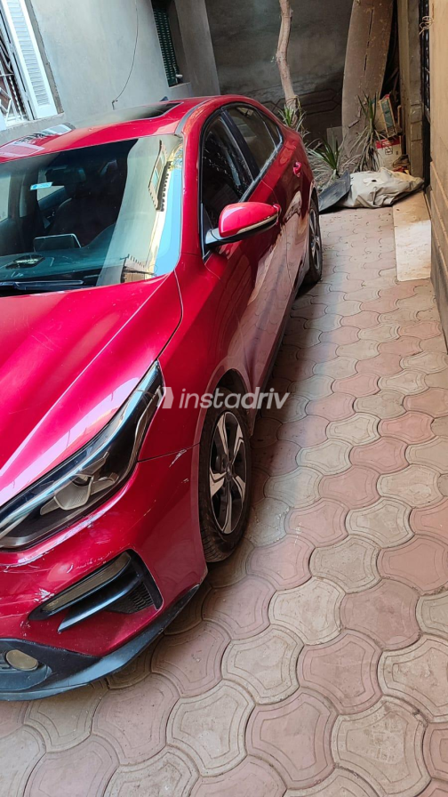 Kia Grand Cerato 2020 Red Automatic Used for Sale in Greater Cairo ( Cairo + Giza) - 3