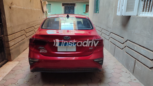 Kia Grand Cerato 2020 Red Automatic Used for Sale in Greater Cairo ( Cairo + Giza) - 6