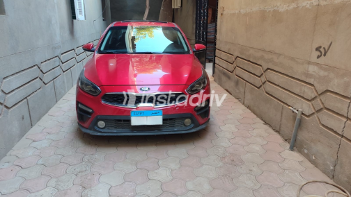 Kia Grand Cerato 2020 Red Automatic Used for Sale in Greater Cairo ( Cairo + Giza) - 7
