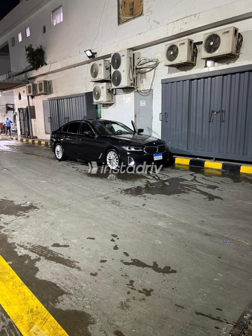 BMW 520 2021 Dark Gray Automatic Used for Sale in Greater Cairo ( Cairo + Giza) - 9