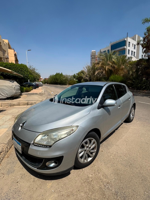 Renault Megane 2013 Silver Automatic Used for Sale in Greater Cairo ( Cairo + Giza) - 1