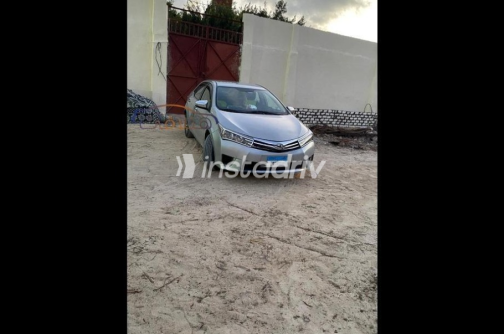 Toyota Corolla 2015 Silver Automatic Used for Sale in Alexandria - 4