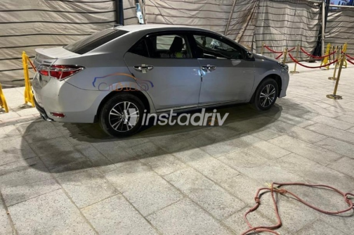 Toyota Corolla 2015 Silver Automatic Used for Sale in Alexandria - 5
