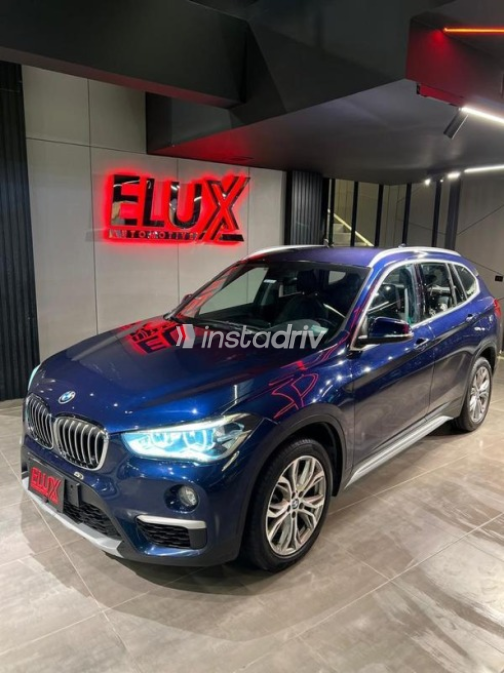بي ام دبليو X1 2019 أزرق غامق أوتوماتيك مستعملة للبيع في مدينة الشيخ زايد - 1