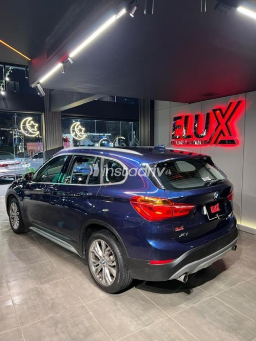 بي ام دبليو X1 2019 أزرق غامق أوتوماتيك مستعملة للبيع في مدينة الشيخ زايد - 3