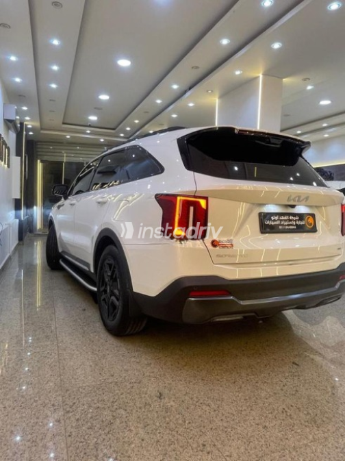 Kia Sorento 2024 White Automatic Used for Sale in Tanta - 3