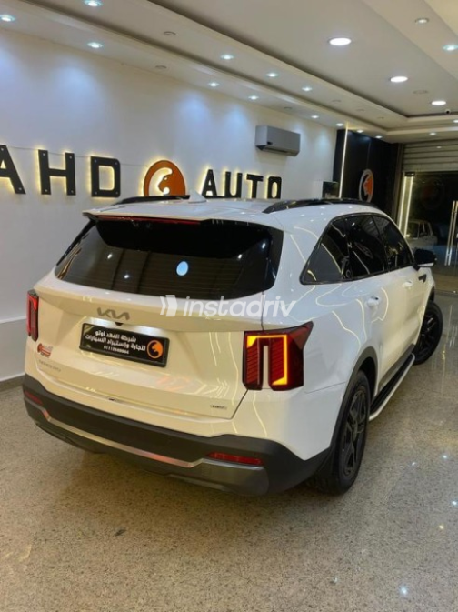 Kia Sorento 2024 White Automatic Used for Sale in Tanta - 4