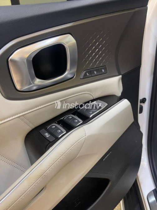 Kia Sorento 2024 White Automatic Used for Sale in Tanta - 6