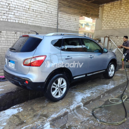 Nissan Qashqai 2013 White Automatic Used for Sale in Cairo - 2