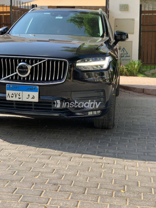 فولفو XC90 2020 أسود أوتوماتيك مستعملة للبيع في القاهرة الكبرى ( القاهرة - الجيزة) - 4