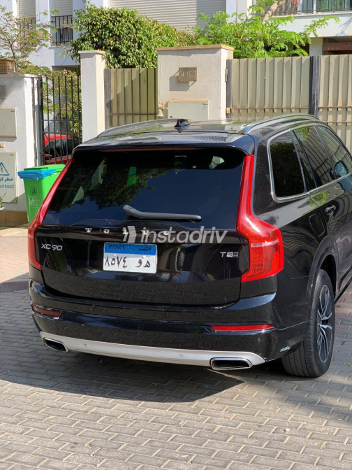 فولفو XC90 2020 أسود أوتوماتيك مستعملة للبيع في القاهرة الكبرى ( القاهرة - الجيزة) - 5