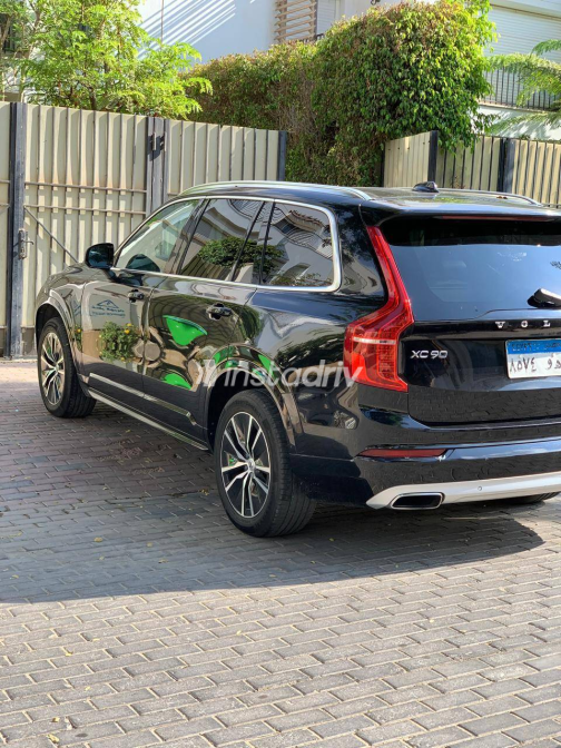 فولفو XC90 2020 أسود أوتوماتيك مستعملة للبيع في القاهرة الكبرى ( القاهرة - الجيزة) - 6