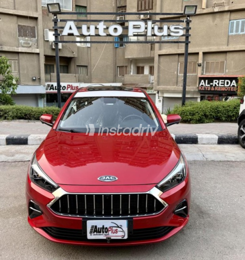 جاك J7 2025 أحمر غامق أوتوماتيك مستعملة للبيع في مدينة نصر - 1