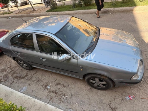 Skoda Octavia 2003 Silver Automatic Used for Sale in Cairo - 3