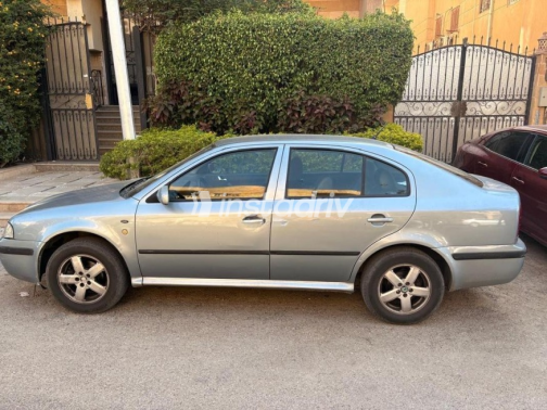 Skoda Octavia 2003 Silver Automatic Used for Sale in Cairo - 4