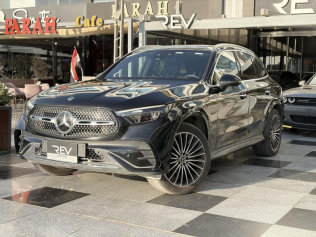 مرسيدس GLC 300 2023 أسود أوتوماتيك مستعملة للبيع في مدينة الشيخ زايد
