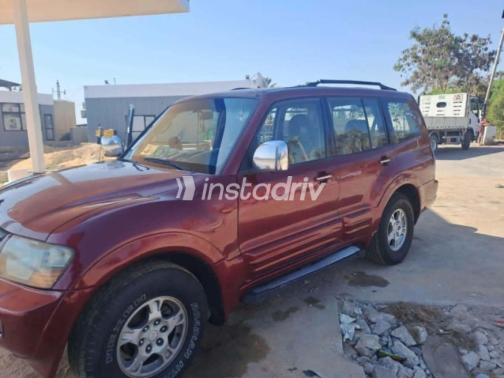 Mitsubishi Pajero 2001 Burgundy Automatic Used for Sale in Cairo - 2