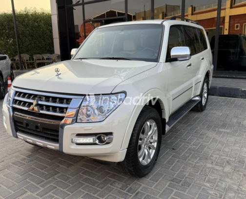 Mitsubishi Pajero 2020 White Automatic Used for Sale in Sheikh Zayed City - 2