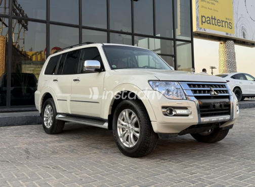Mitsubishi Pajero 2020 White Automatic Used for Sale in Sheikh Zayed City - 3