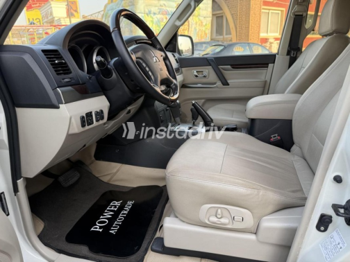 Mitsubishi Pajero 2020 White Automatic Used for Sale in Sheikh Zayed City - 5