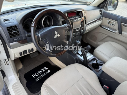 Mitsubishi Pajero 2020 White Automatic Used for Sale in Sheikh Zayed City - 10