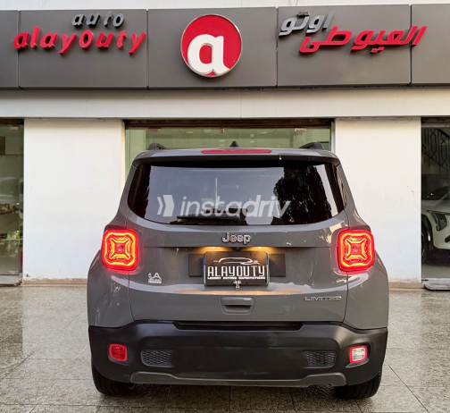 Jeep Renegade 2023 Gray Automatic Used for Sale in Greater Cairo ( Cairo + Giza) - 5