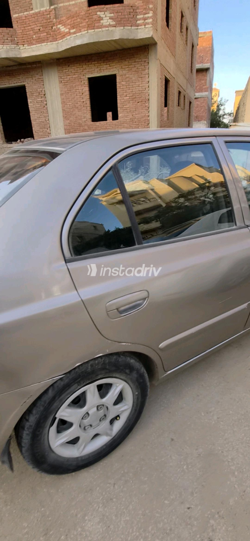 Hyundai Verna 2014 Champagne Automatic Used for Sale in Greater Cairo ( Cairo + Giza) - 4