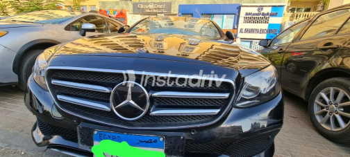 Mercedes E 200 2019 Black Automatic Used for Sale in Greater Cairo ( Cairo + Giza) - 3