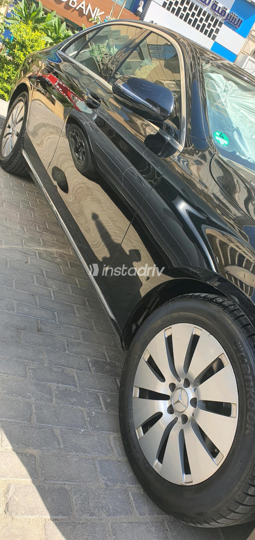 Mercedes E 200 2019 Black Automatic Used for Sale in Greater Cairo ( Cairo + Giza) - 4