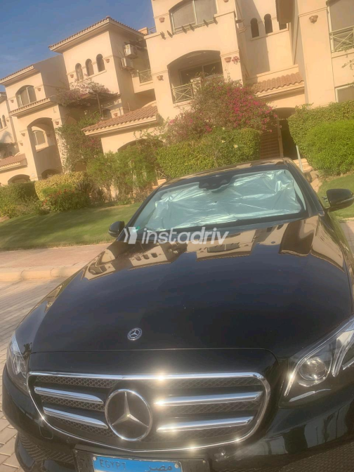 Mercedes E 200 2019 Black Automatic Used for Sale in Greater Cairo ( Cairo + Giza) - 6