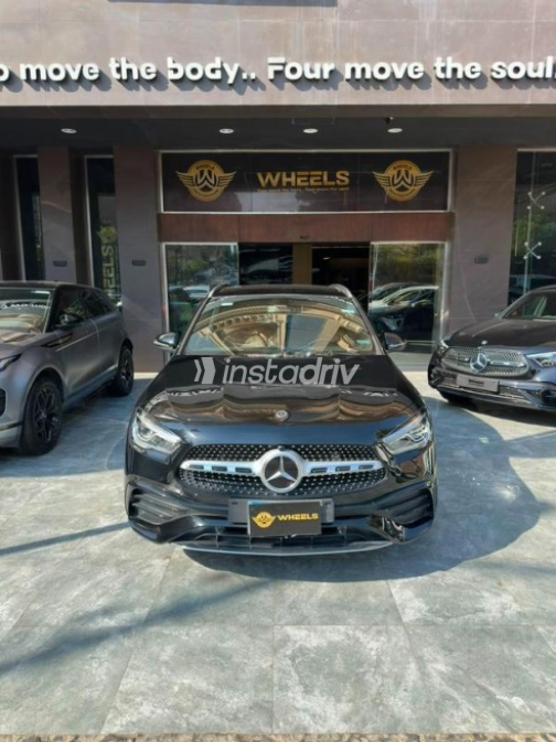 Mercedes GLA 200 2023 Black Automatic Used for Sale in Cairo - 2
