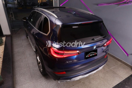 بي ام دبليو X5 2021 أزرق غامق أوتوماتيك مستعملة للبيع في مدينة الشيخ زايد - 8