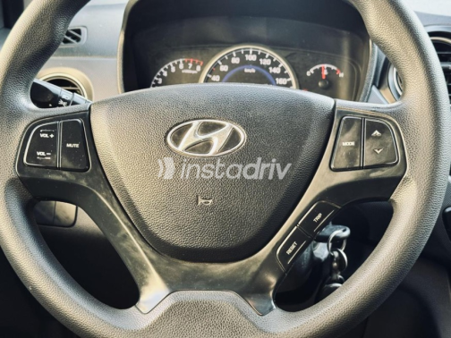 Hyundai Grand i10 2015 Silver Automatic Used for Sale in Heliopolis - 2