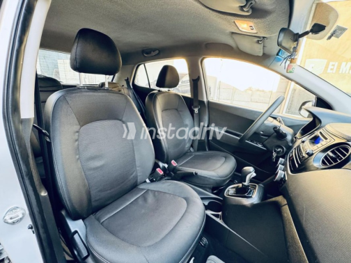 Hyundai Grand i10 2015 Silver Automatic Used for Sale in Heliopolis - 3