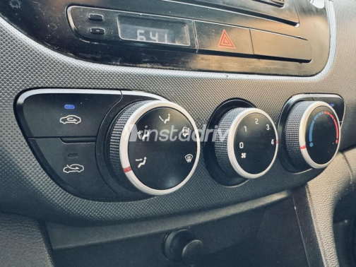 Hyundai Grand i10 2015 Silver Automatic Used for Sale in Heliopolis - 5