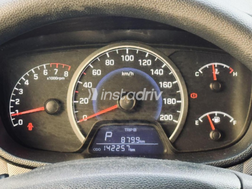 Hyundai Grand i10 2015 Silver Automatic Used for Sale in Heliopolis - 6