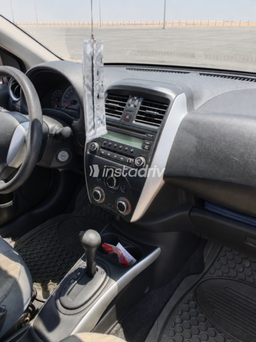 Nissan Sunny 2019 White Automatic Used for Sale in Greater Cairo ( Cairo + Giza) - 4